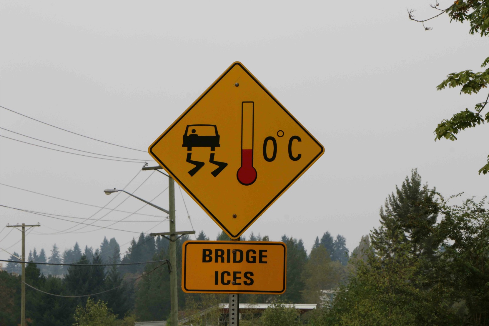 Bridge Ices, advisory sign, Nanaimo, B.C. (photo by West Coast Driver Training & Education)