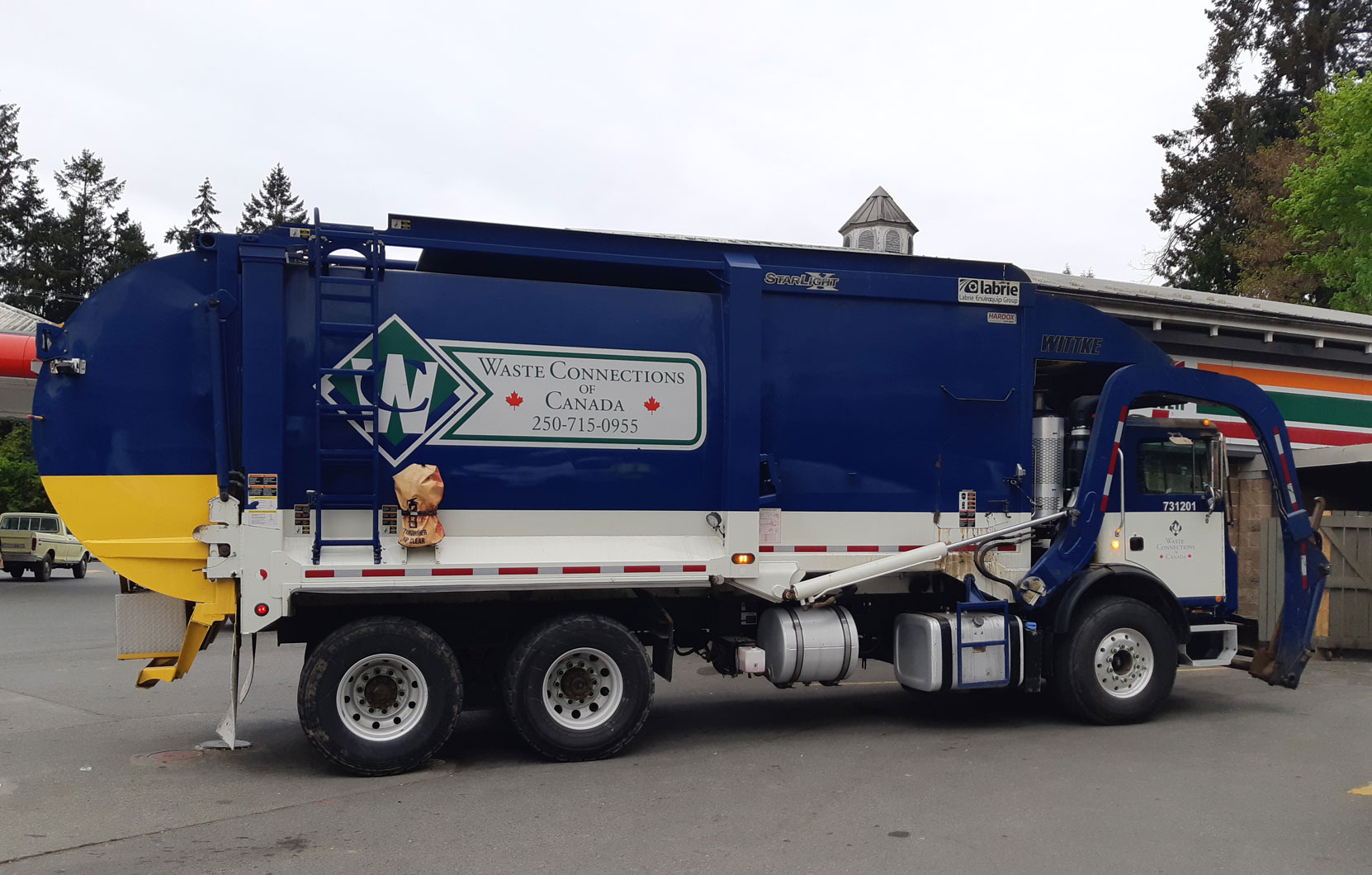 A Waste Connections Of Canada truck in Duncan, BC, April 2021 (photo: West Coast Driver Training)