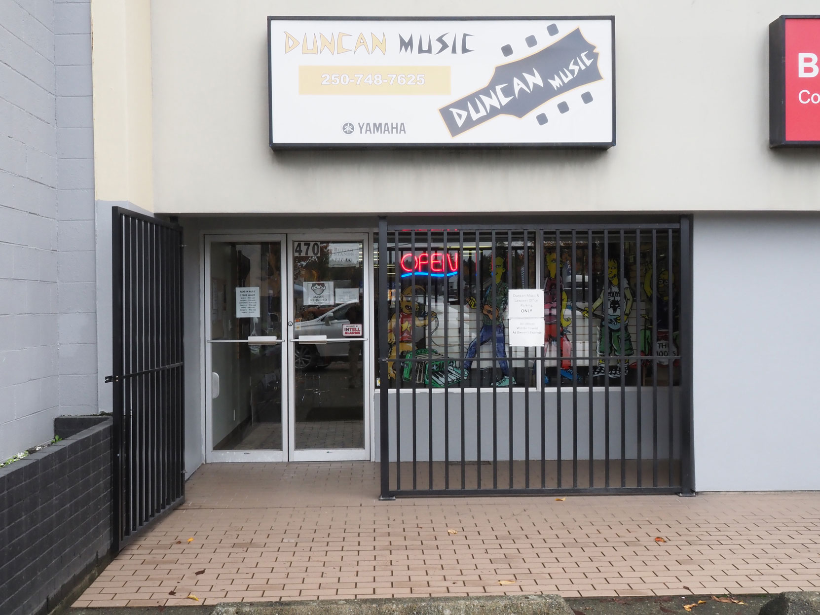 The entrance to Duncan Music at 470 Trans Canada Highway. Duncan, BC (photo: West Coast Driver Training)